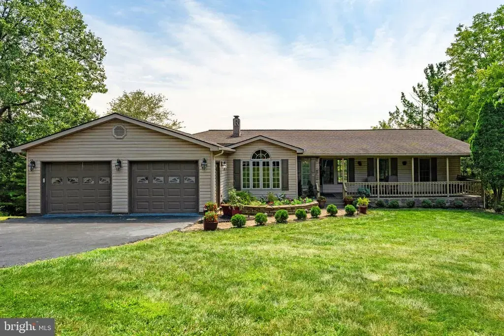 149 King David Dr, LINDEN