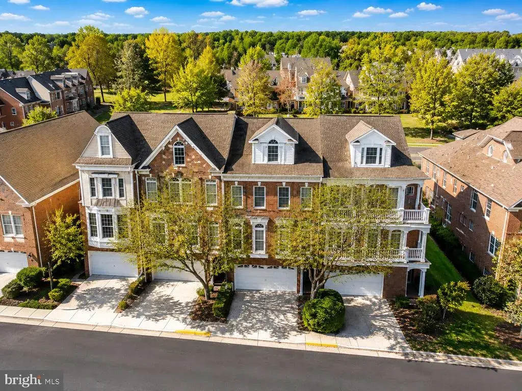 7714 Spoleto Ln #54, MCLEAN