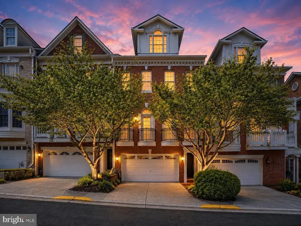 7714 Spoleto Ln #54, MCLEAN