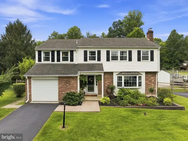 325 Colonial Dr, Exton