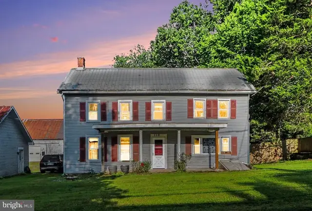 110 N Middlesex Rd, Carlisle