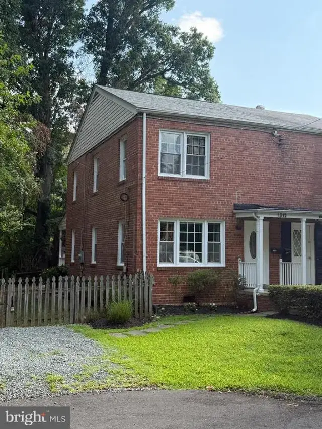1013 S Buchanan St, Arlington