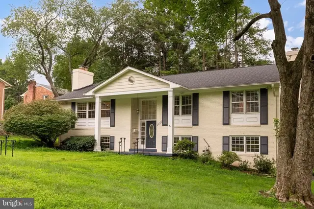 6203 Hardy Dr, Mclean