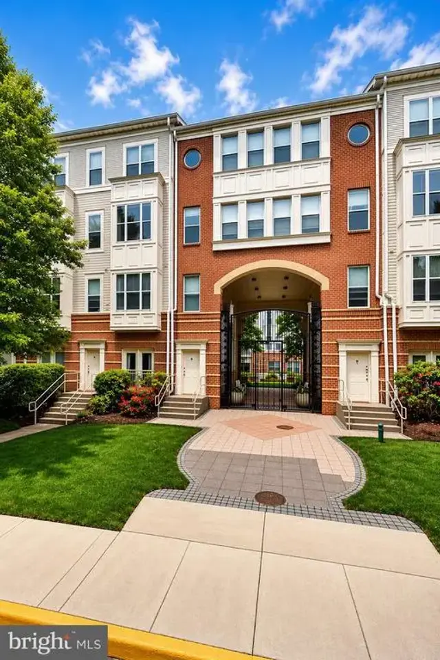 2791 Centerboro Dr #182, Vienna