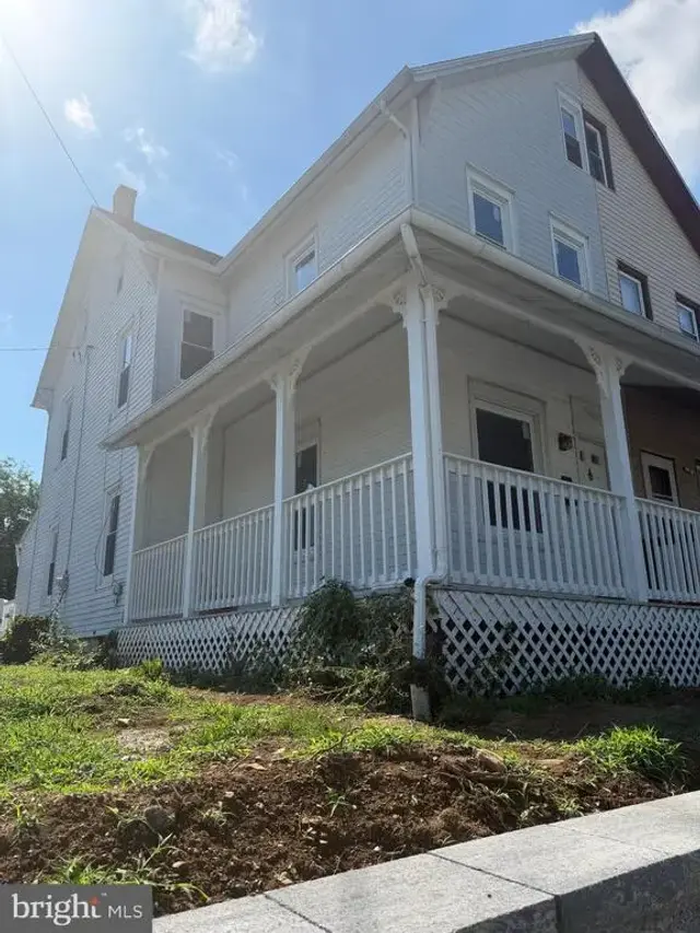 31 S Miller St, Reading