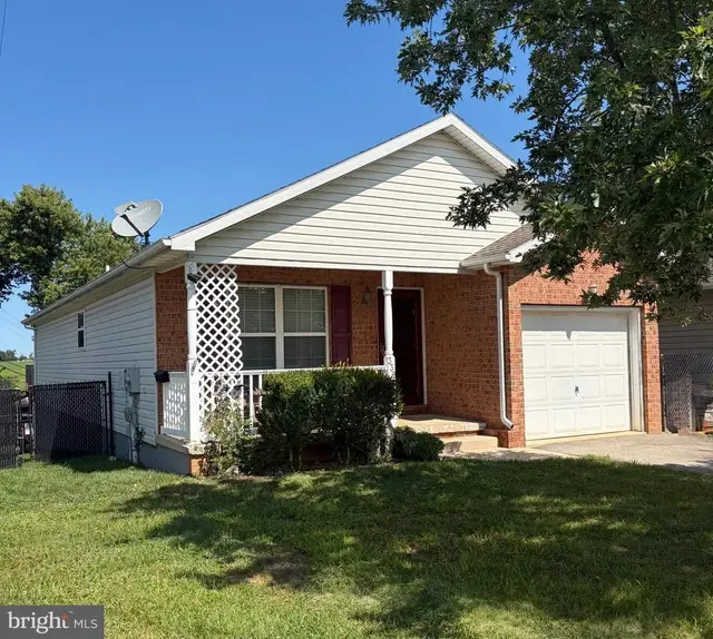 339 W Main St, Sharpsburg