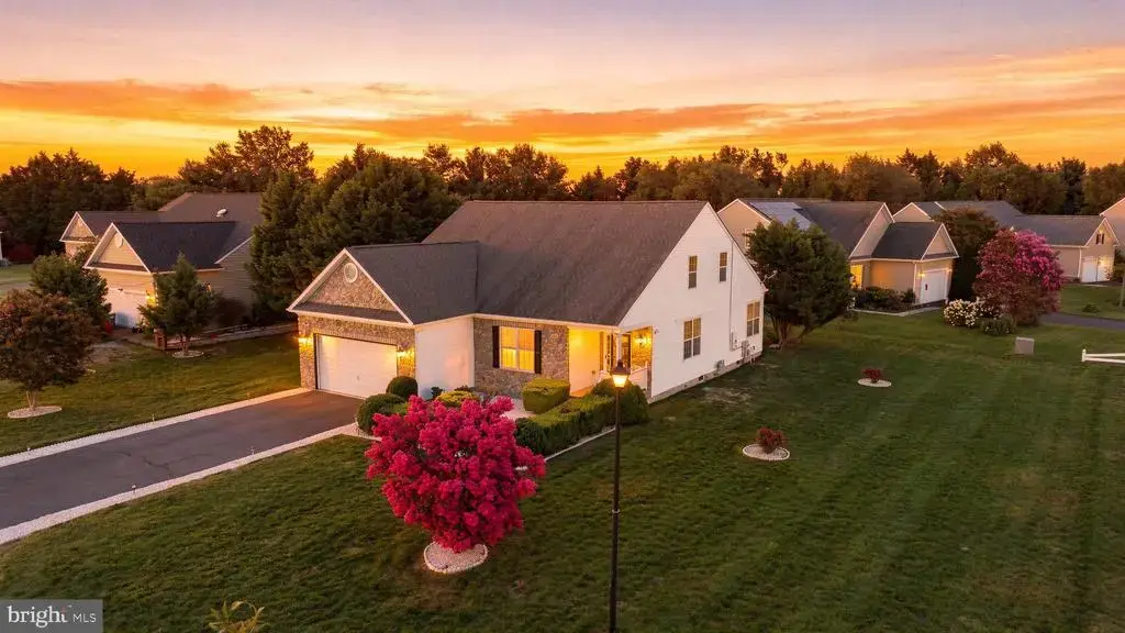 2 Briar Ct, MILFORD