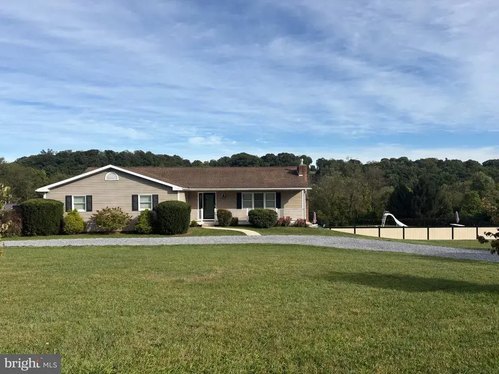 3691 W Weaver Road, GREENCASTLE