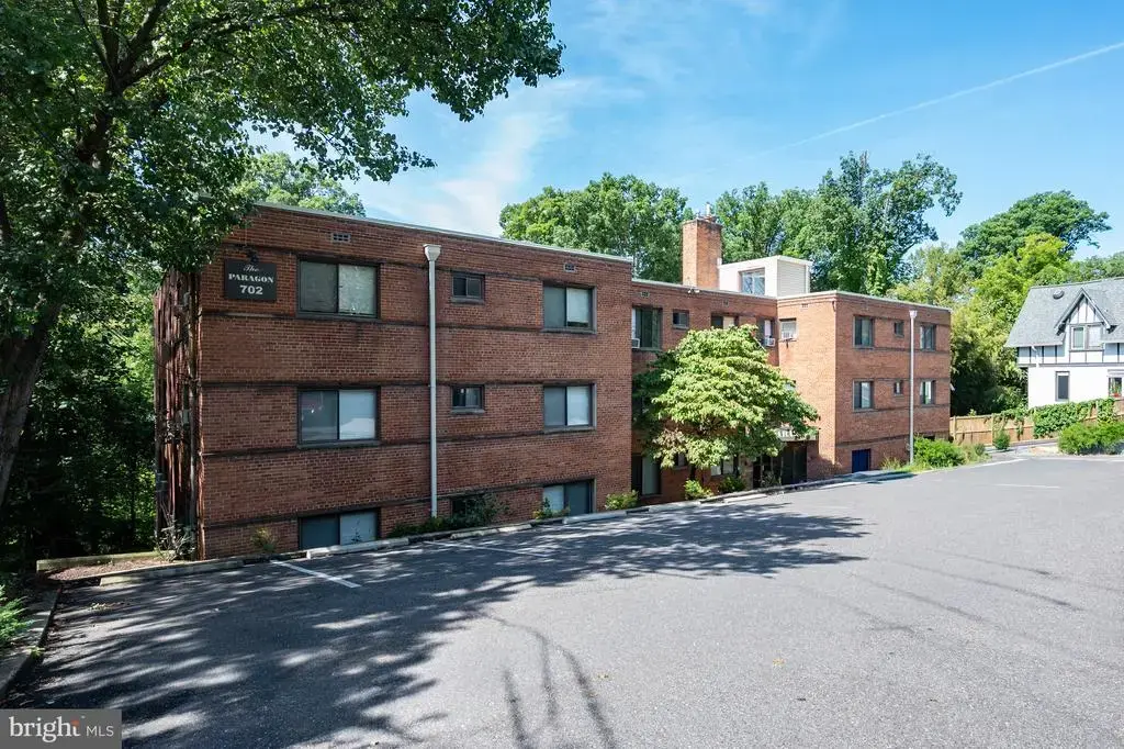 702 Chaney Dr #202, TAKOMA PARK
