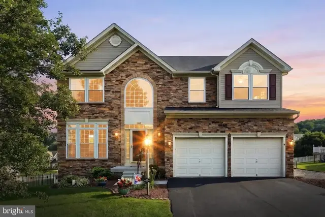 1160 Cranberry Ln W, York