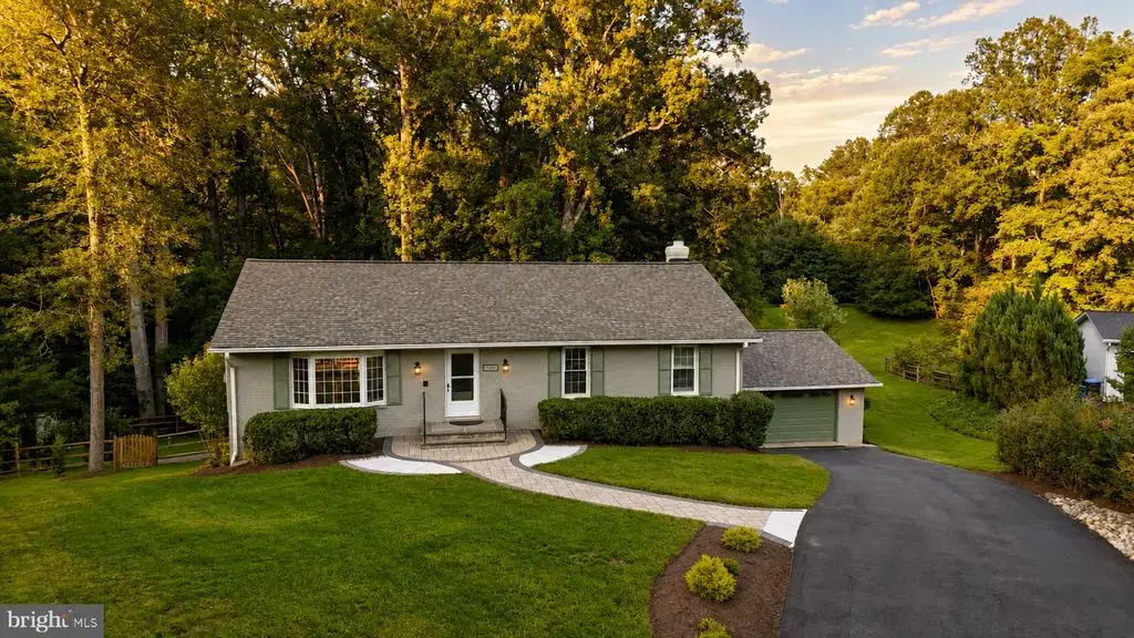 11600 Helmont Dr, OAKTON