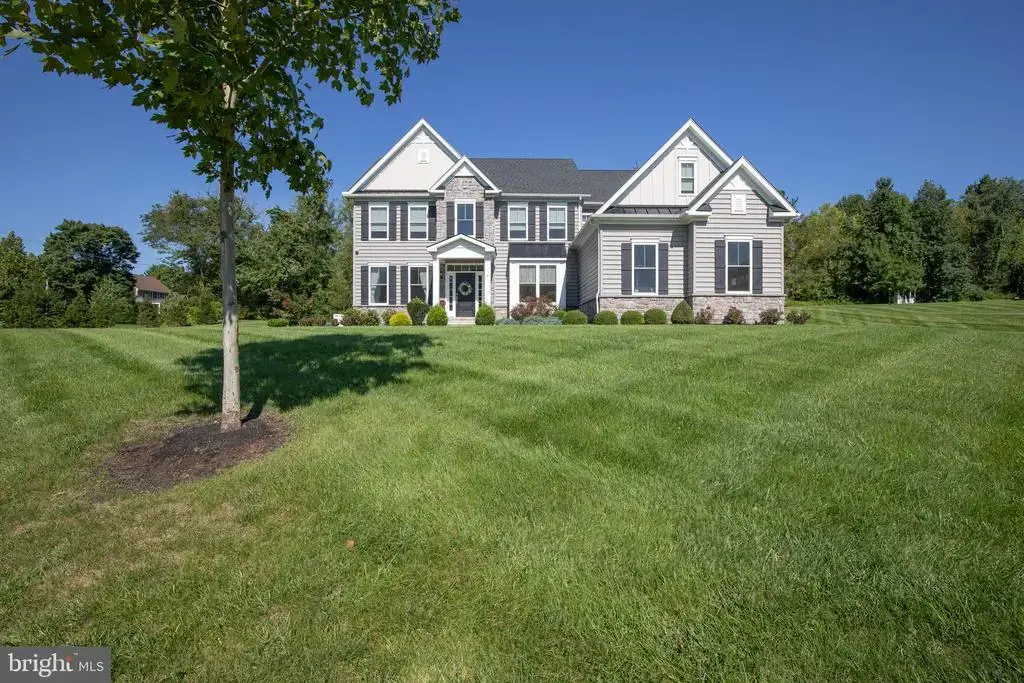 2 Oxford Lane, DOYLESTOWN