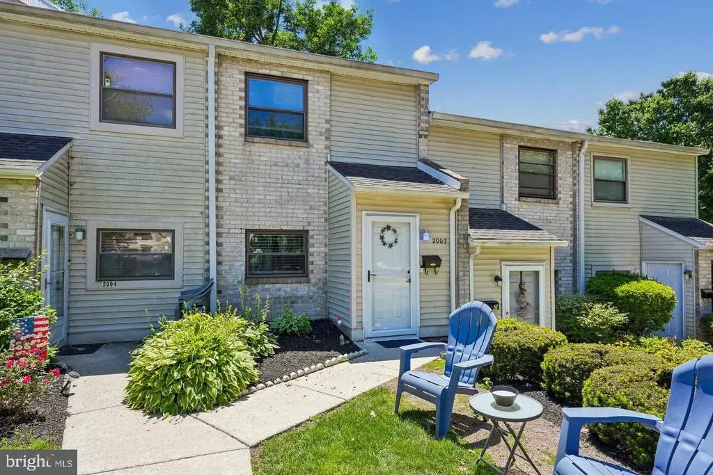 2003 Valley Dr #2003, WEST CHESTER