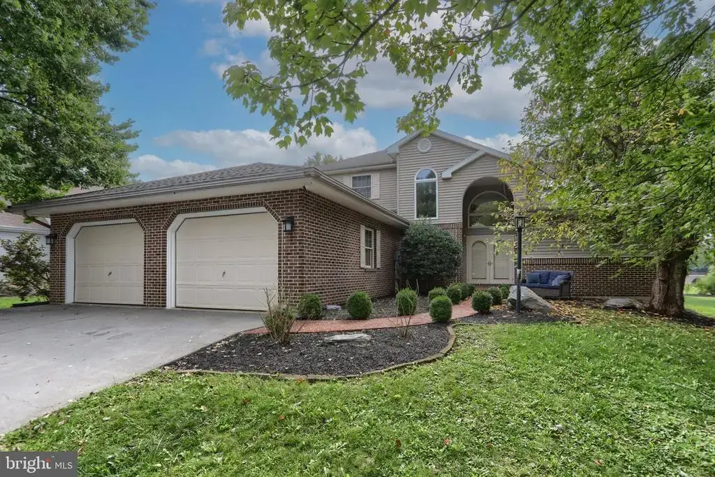 717 Brookside Ln, COLEBROOK