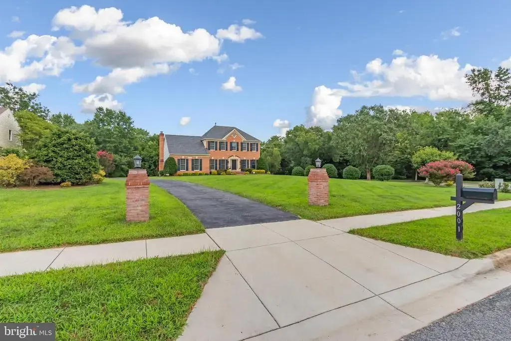 2001 Clearwood Dr, BOWIE