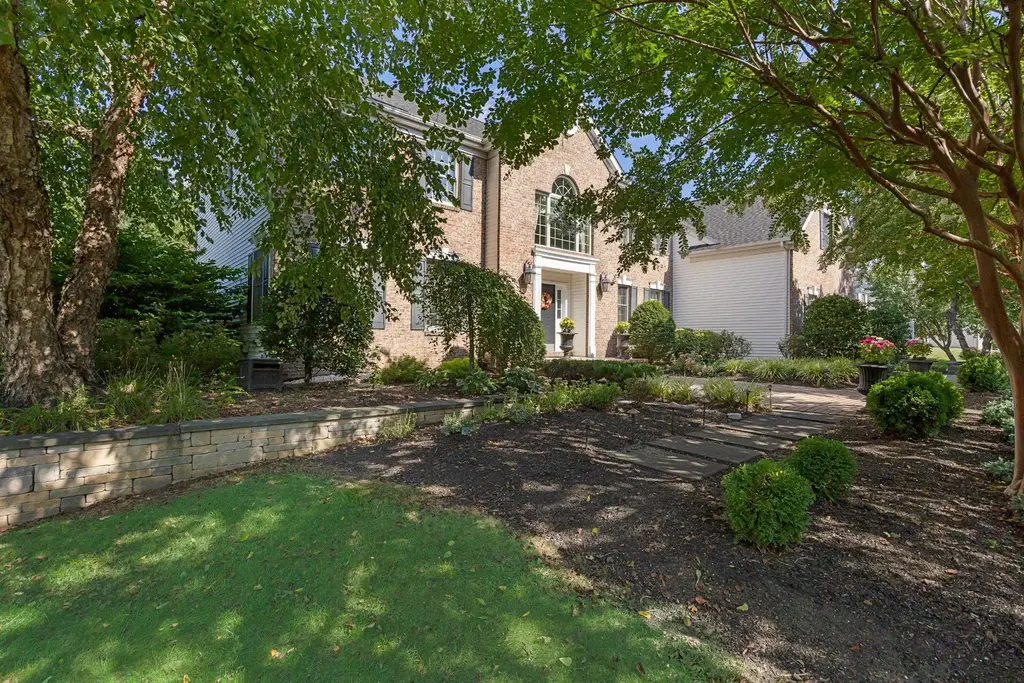 18 Millennium Dr, COLUMBUS