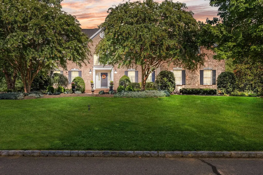 18 Millennium Dr, COLUMBUS