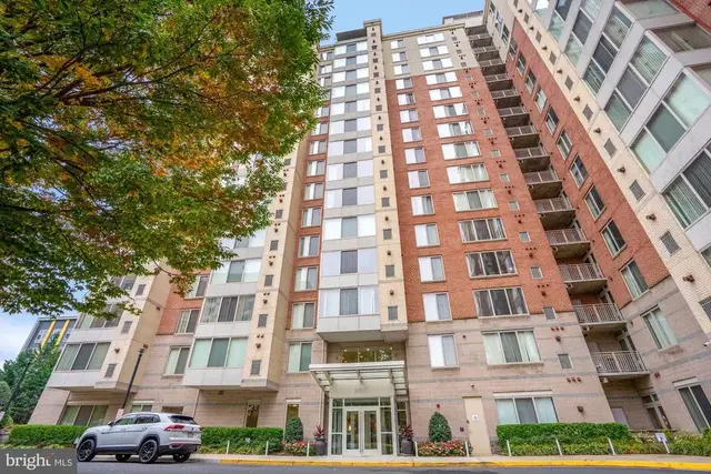 2726 Gallows Rd #413, Vienna