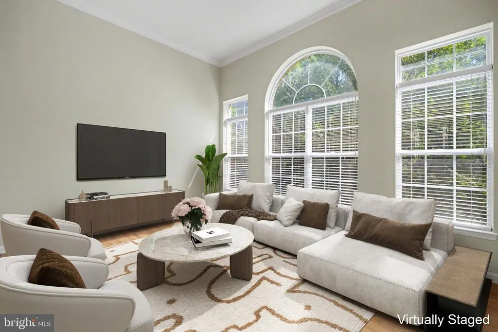 169 Martin Ln, ALEXANDRIA