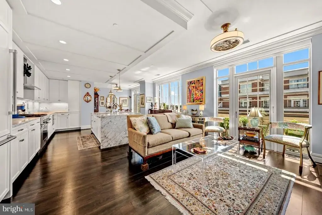 6900 Fleetwood Rd #606, MCLEAN