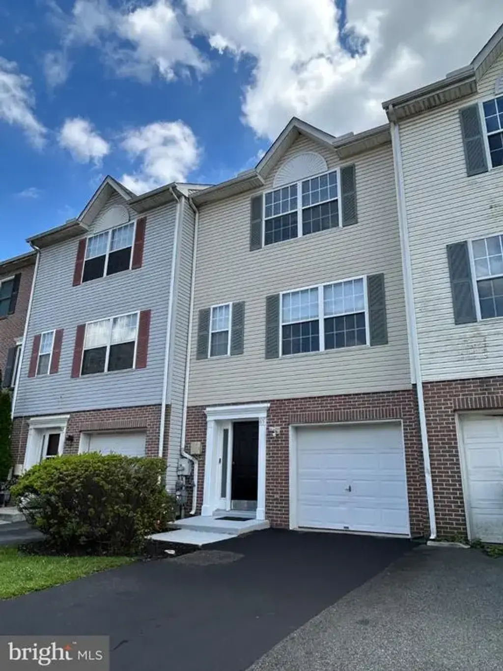 65 Highland Cir, NEWARK