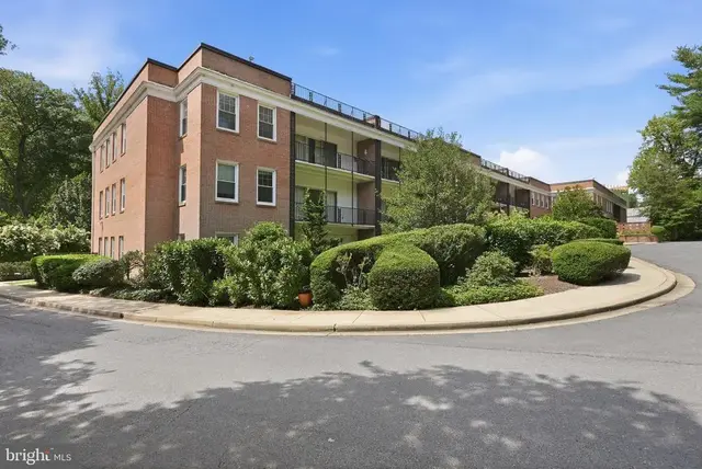 3535 Chevy Chase Lake Dr #307, Chevy Chase