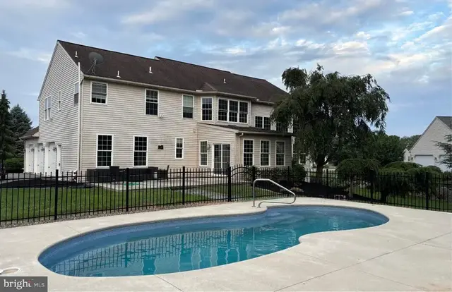 49 Augusta Ln, Fleetwood