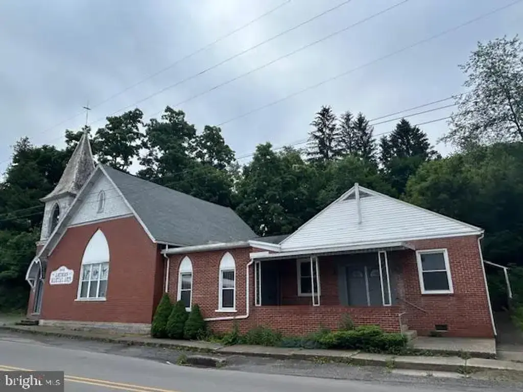 123 Long St, SPRING MILLS
