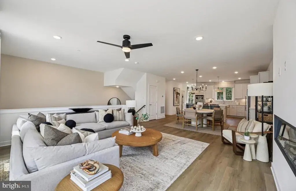 1156 Crested Wood Dr, LAUREL