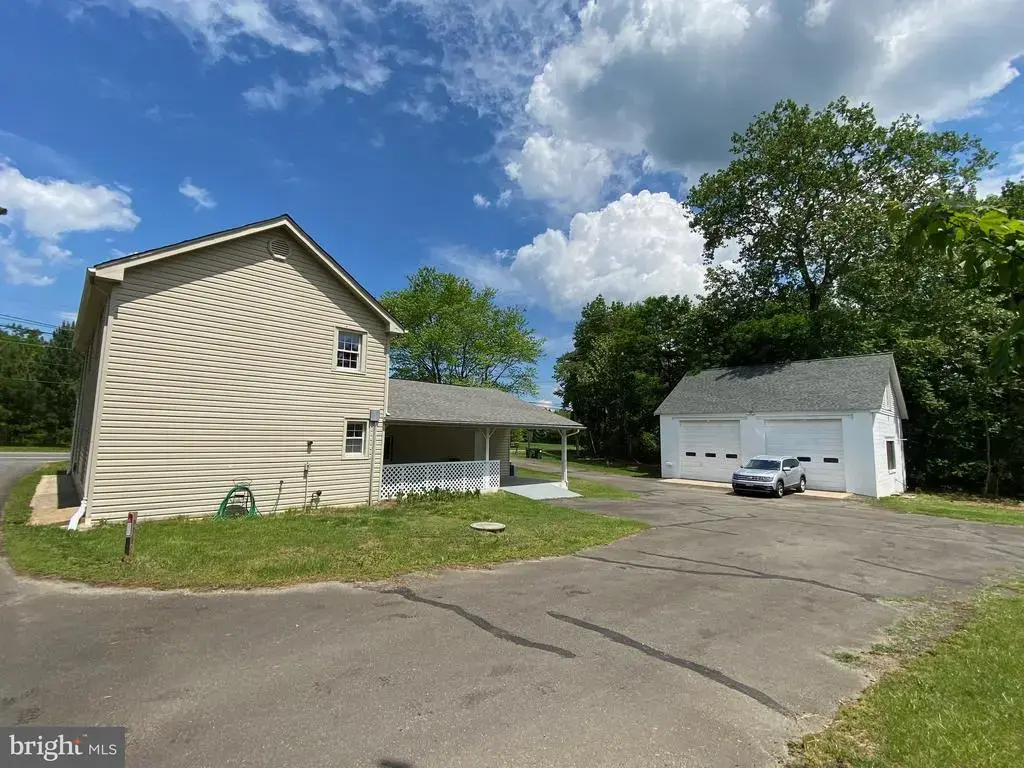 1006 White Oak Rd, FREDERICKSBURG