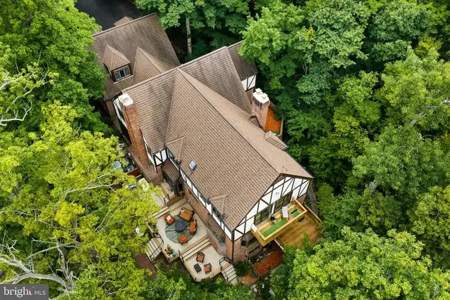2490 Tree House Dr, Woodbridge