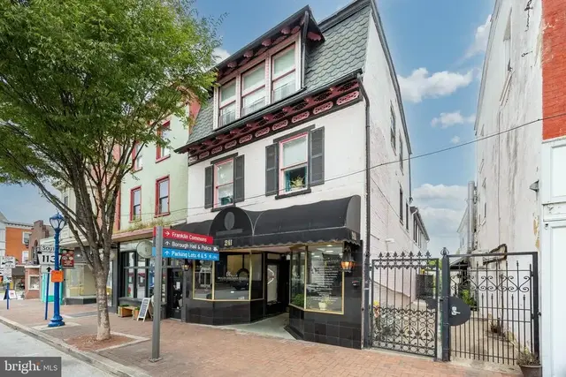 241 Bridge St #apt A, Phoenixville