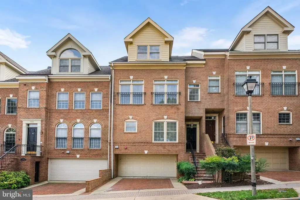 1588 N Colonial Ter, ARLINGTON