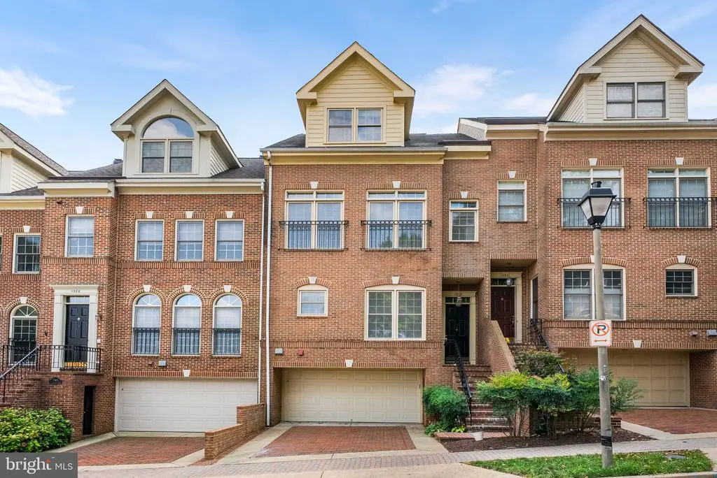 1588 N Colonial Ter, ARLINGTON