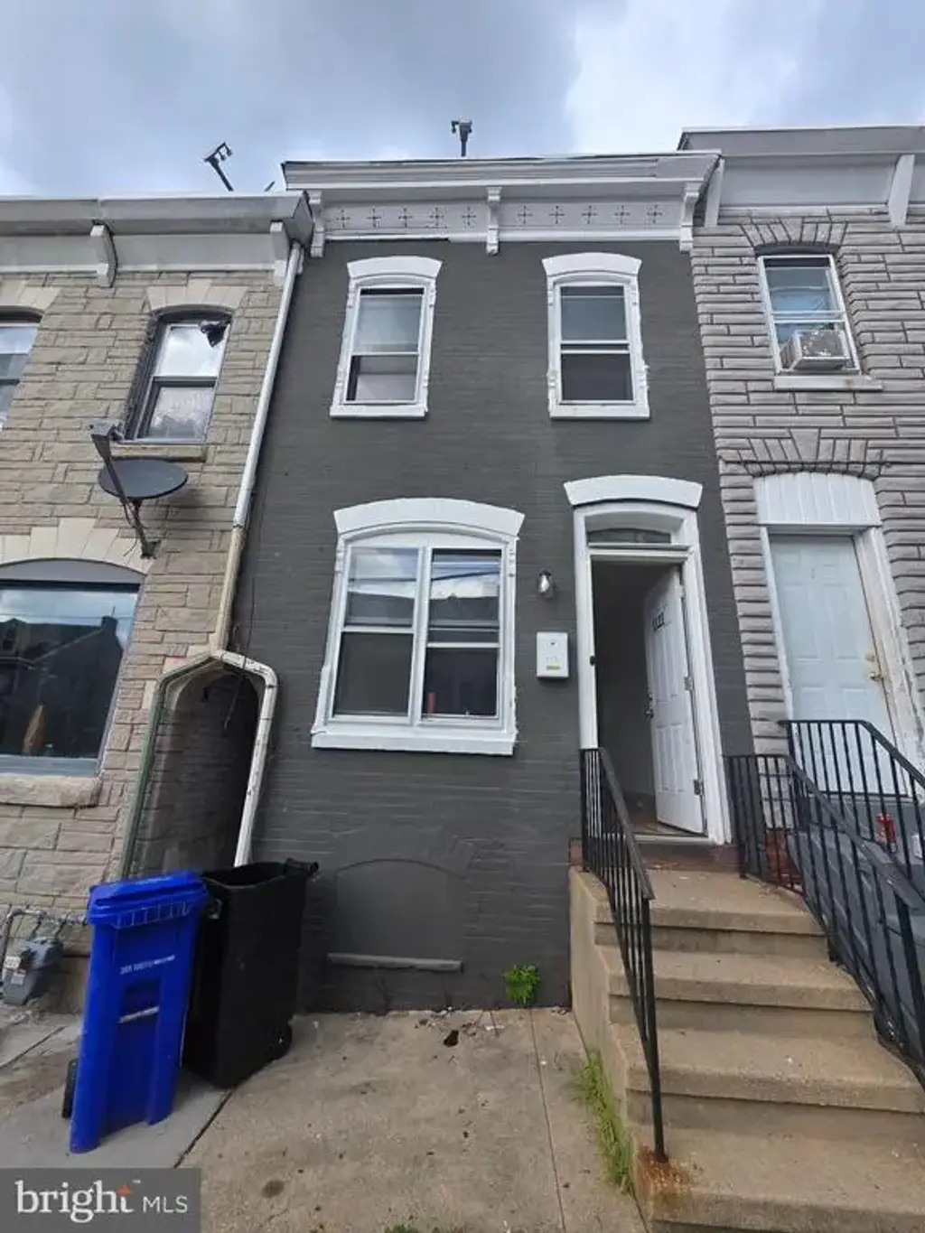 1121 Douglass St, READING