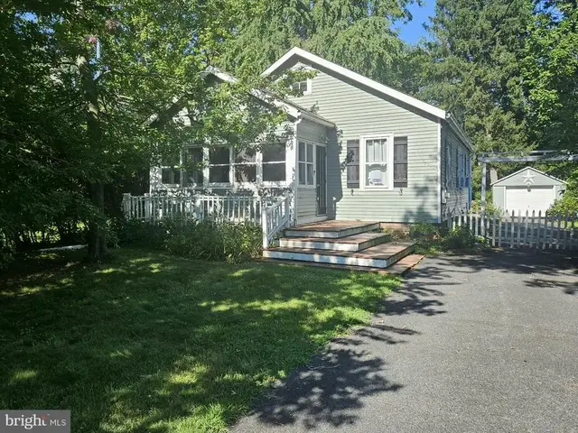 412 Marsh Rd, Wilmington