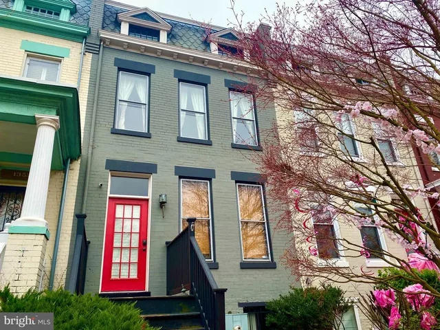 1351 A St Ne, Washington