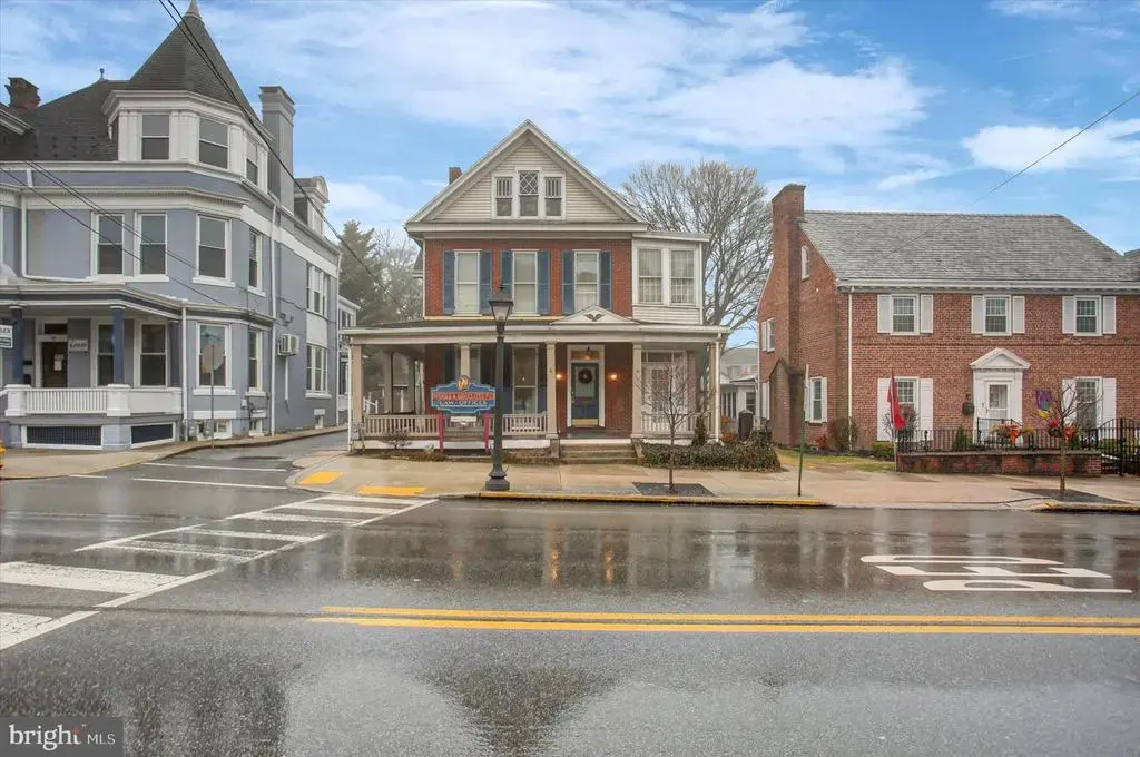 126 E King St, SHIPPENSBURG