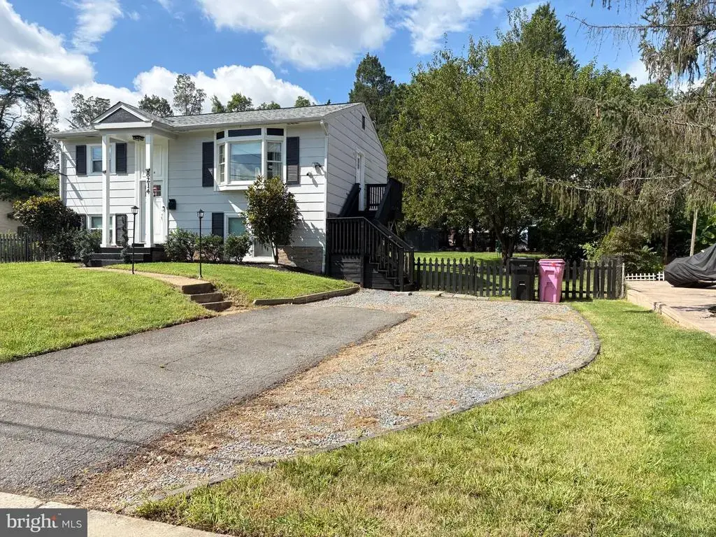 8214 Claremont St, MANASSAS