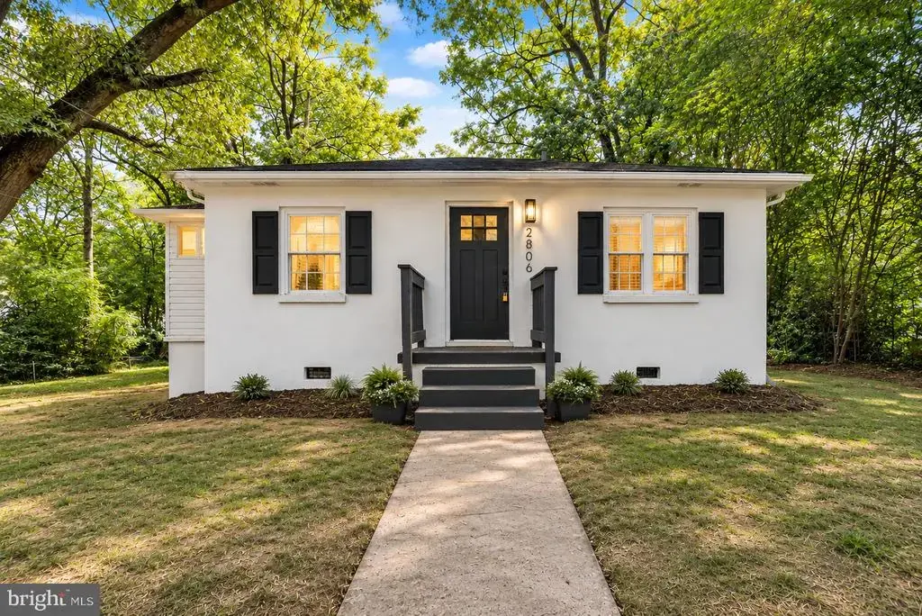2806 Virginia St, HOPEWELL