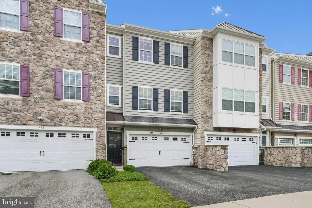 523 Jacobsen Dr #87, NEWARK