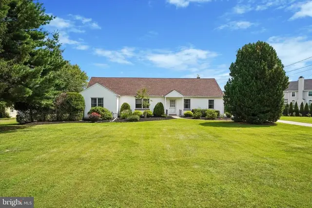 121 Eagle Rd, Newtown
