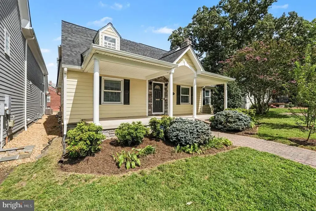 1319 Augustine Ave, FREDERICKSBURG