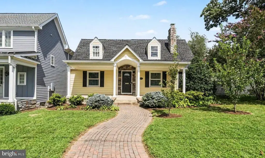 1319 Augustine Ave, FREDERICKSBURG