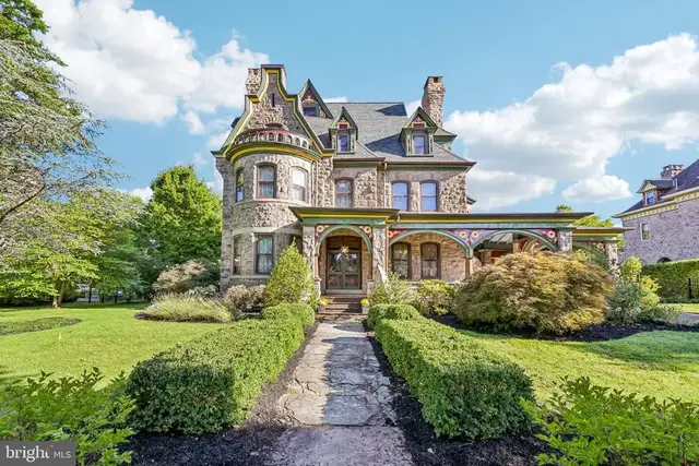 6 Lindenwold Ter, Ambler