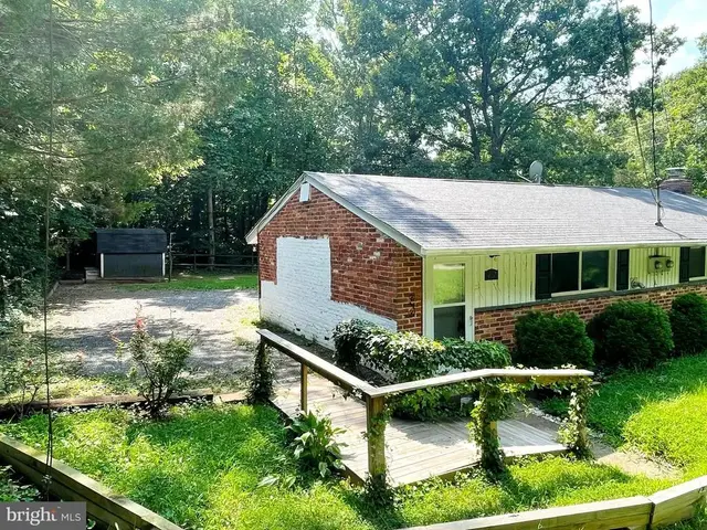 407 Clubhouse Dr, Lusby