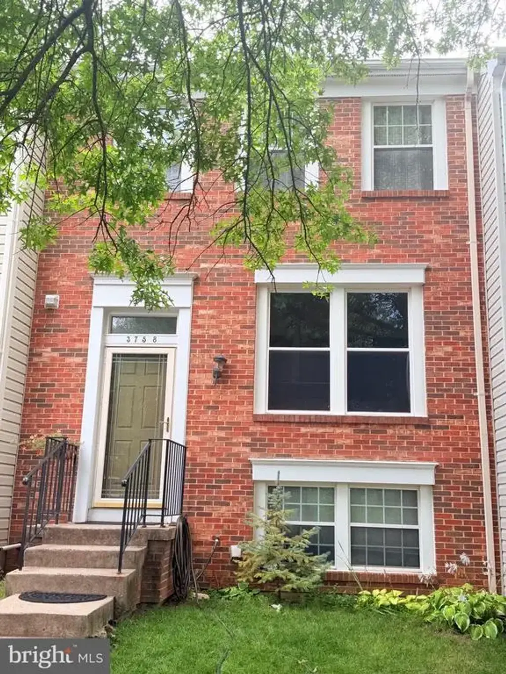 3758 Mazewood Ln, FAIRFAX