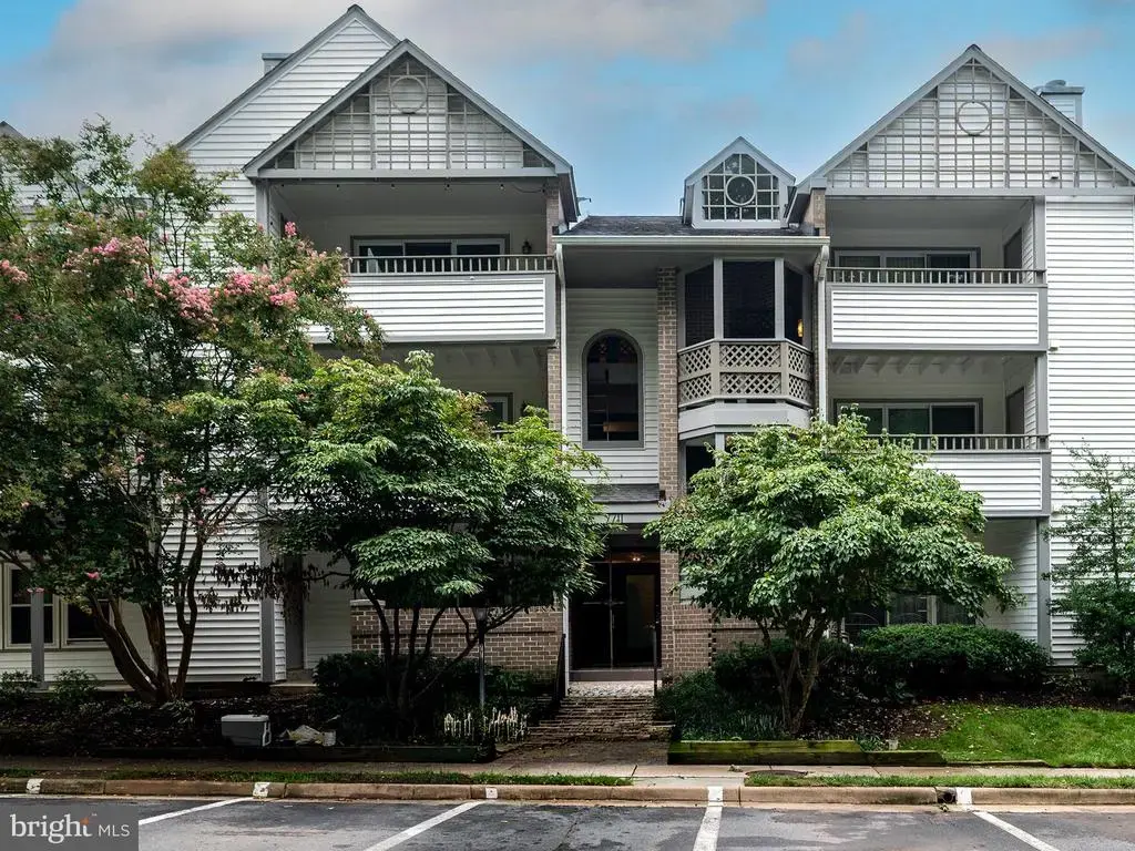 7711 Lafayette Forest Dr #02, ANNANDALE