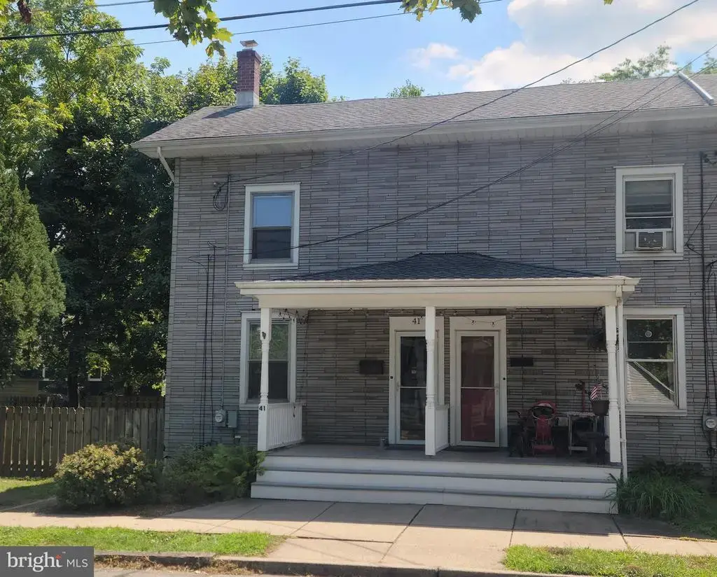 41 Model Ave, HOPEWELL