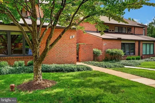 5 Oakridge Ct, Lutherville Timonium